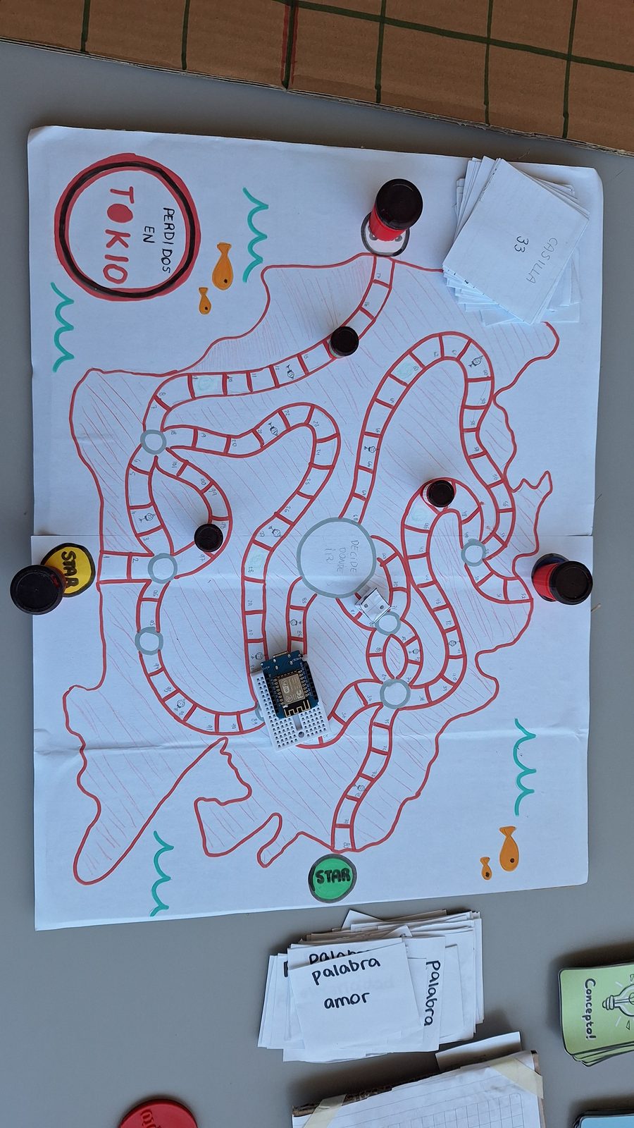 Al tablero y Robots