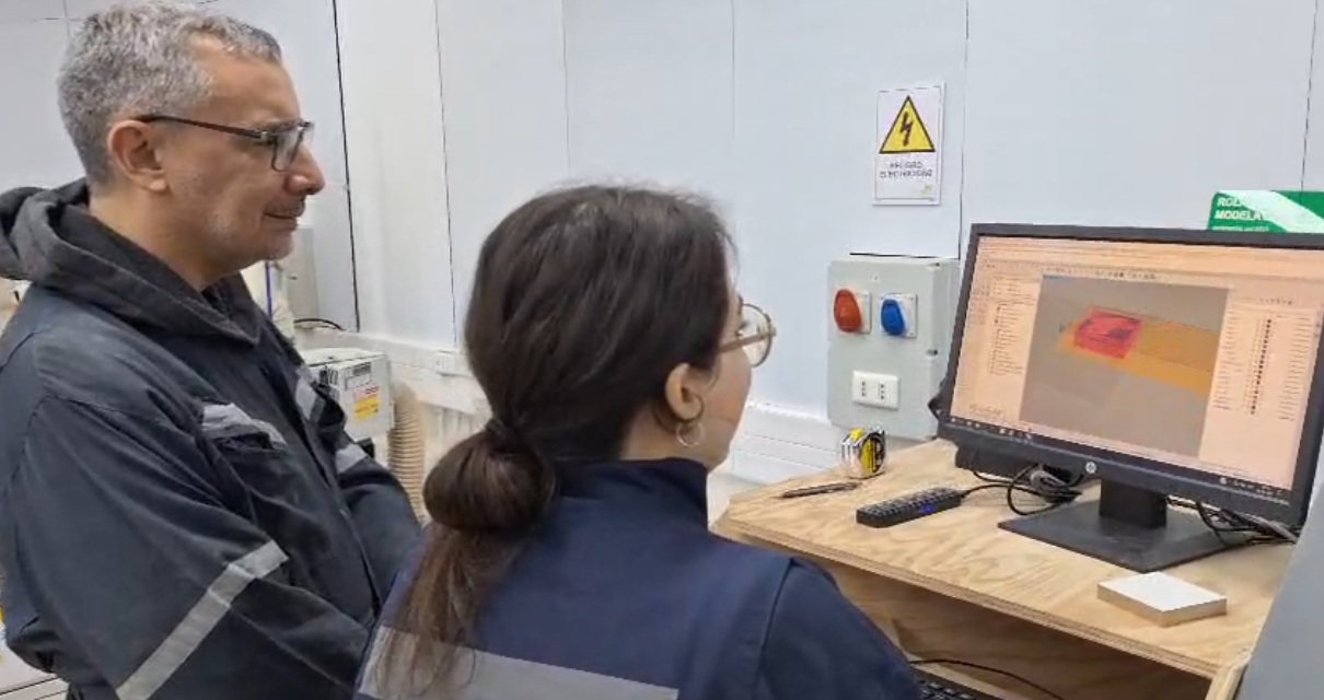 Preparación del archivo: el modelo 3D pasa al formato que lee la CNC.